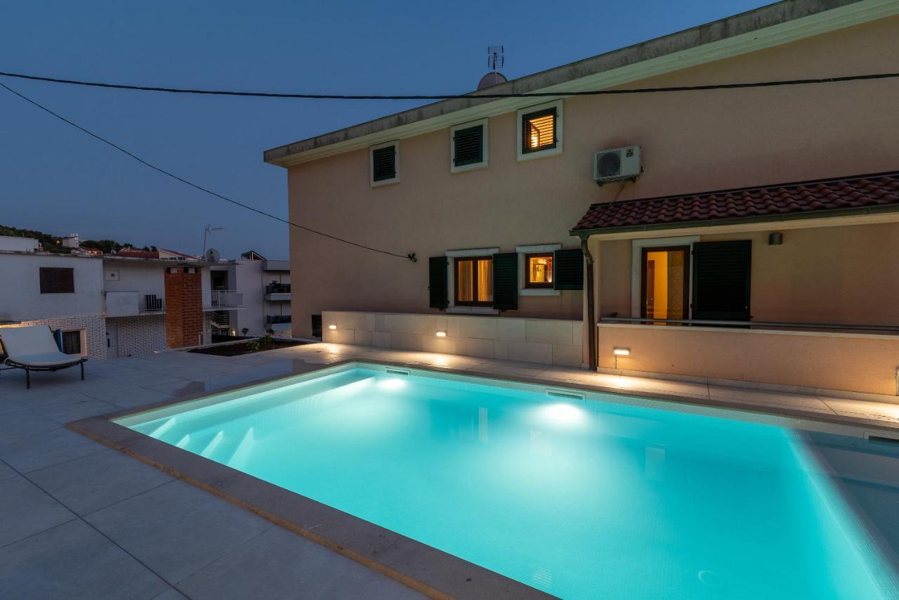 Villa Lavandula With Heated Swimming Pool تروغير المظهر الخارجي الصورة